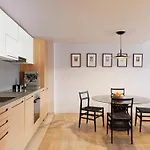 Lejlighedshotel De Pourtales 5*