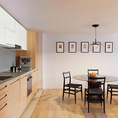 Hotel apartamentowy De Pourtales 5*