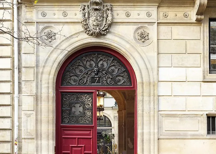 De Pourtales Aparthotel