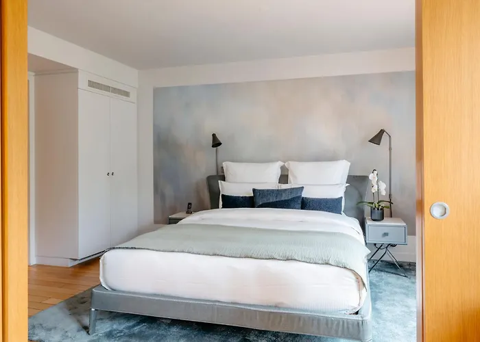 De Pourtales Aparthotel 5*