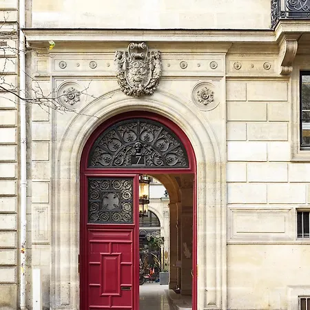 De Pourtales 아파트호텔