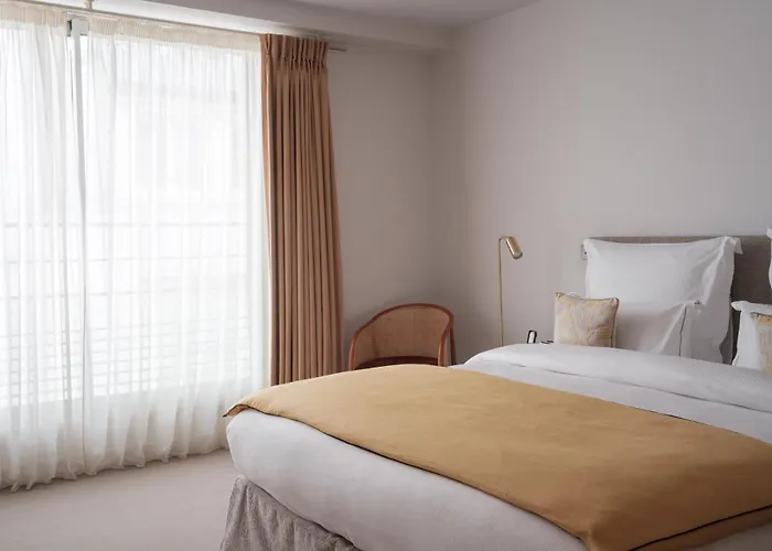 De Pourtales Apartahotel 5*